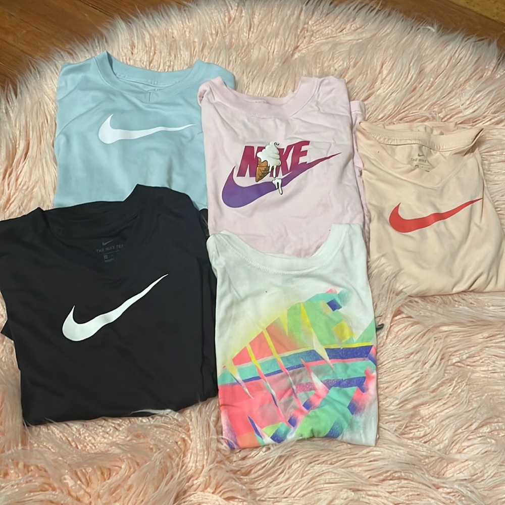 All medium Nike girls shirts